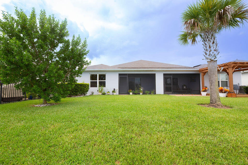 818 Persimmon Place - Photo 37