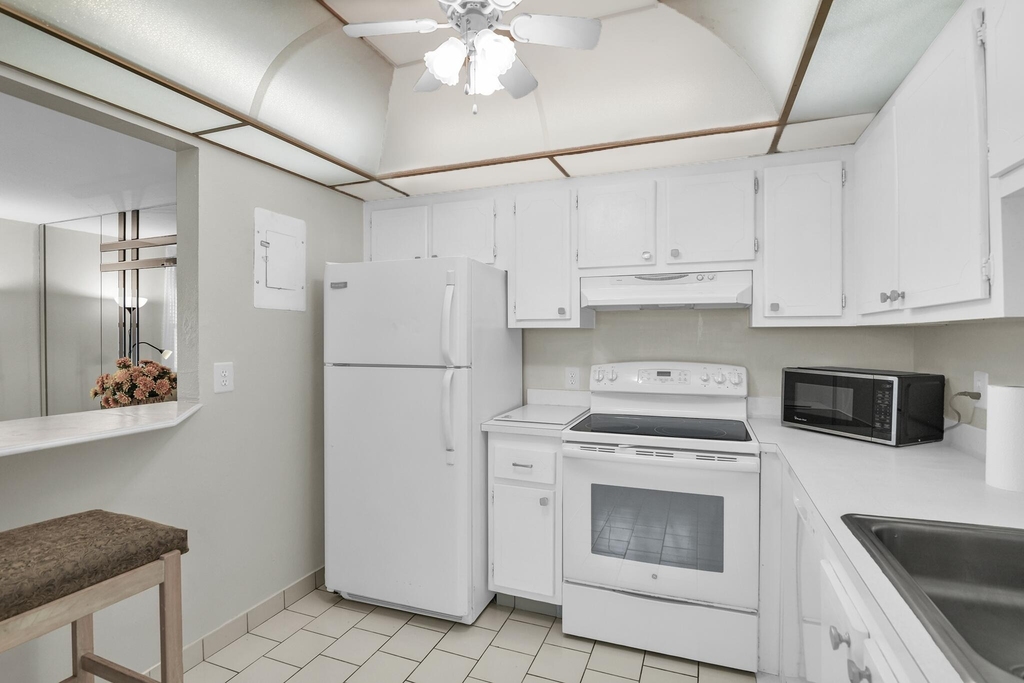 359 Saxony Trail - Photo 4