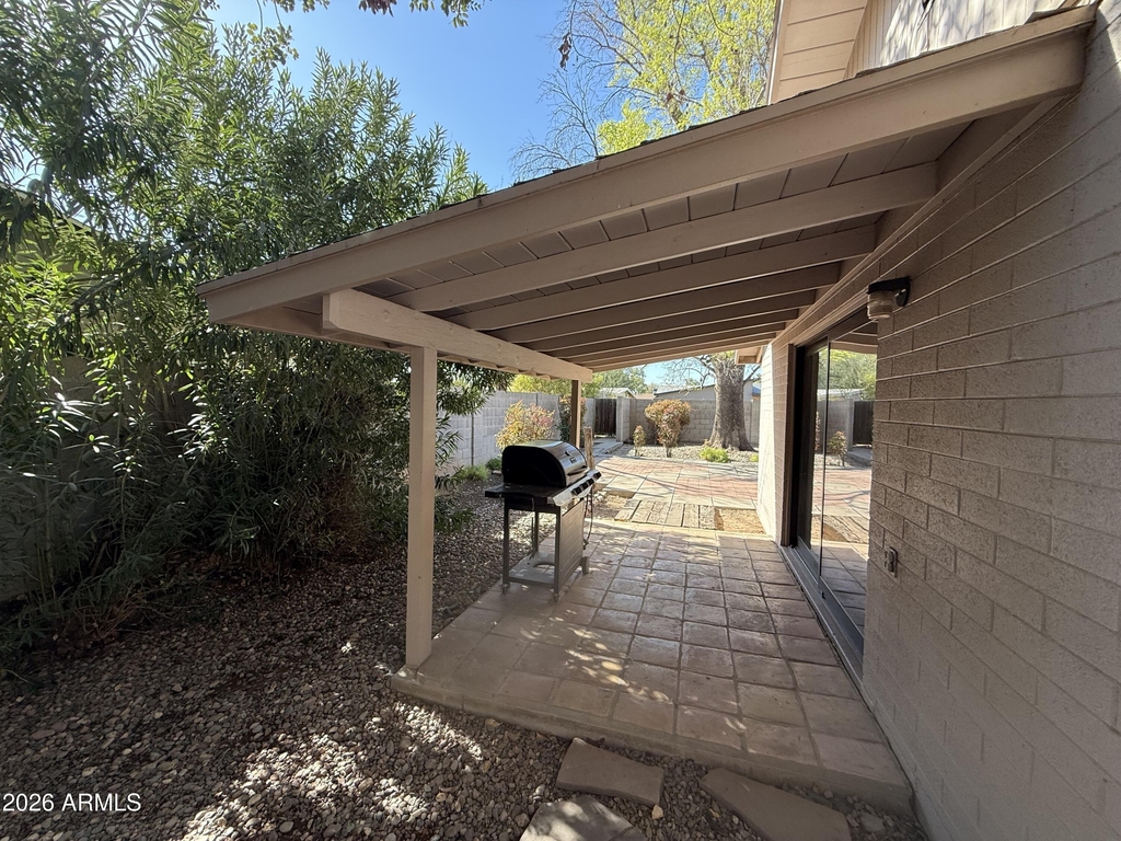 2114 S La Rosa Drive - Photo 32