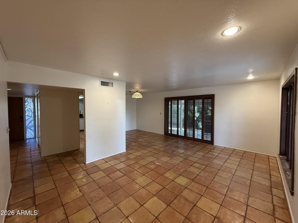 2114 S La Rosa Drive - Photo 5