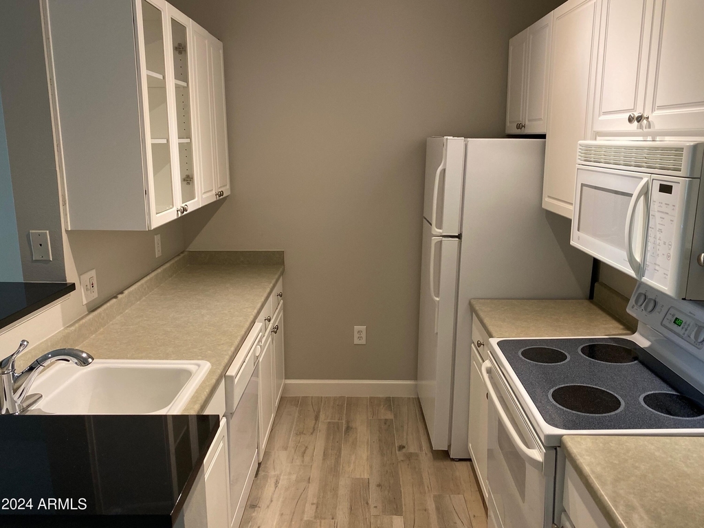 1701 E Colter Street - Photo 0
