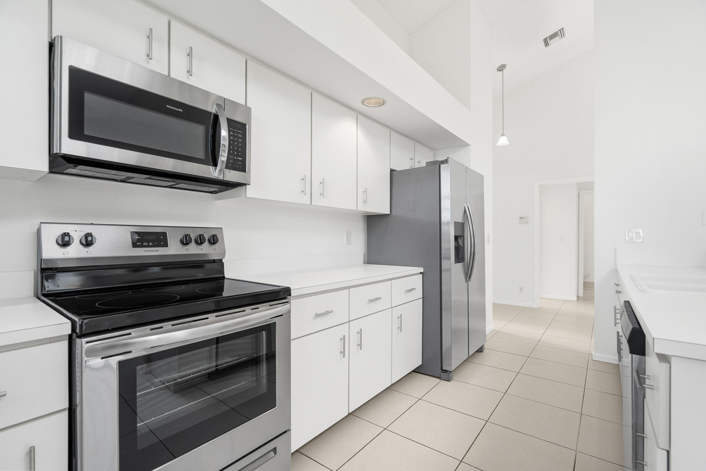 8049 Aberdeen Drive - Photo 9