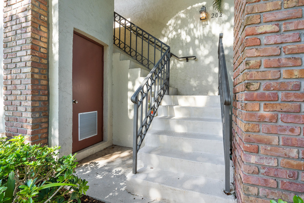 8049 Aberdeen Drive - Photo 3
