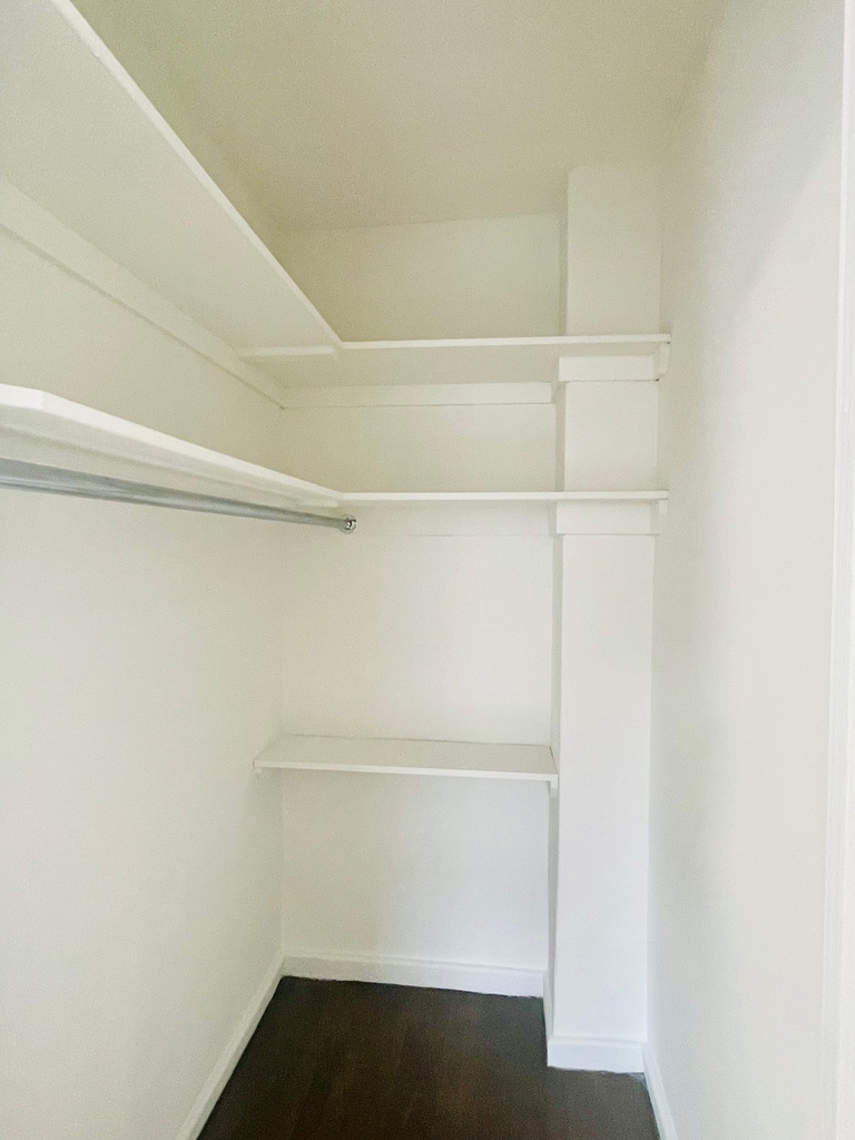 156 East 37th Street - Photo 5