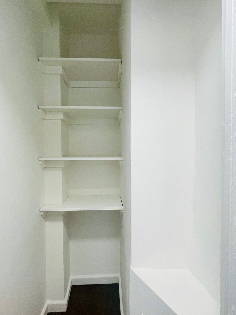 156 East 37th Street - Photo 6