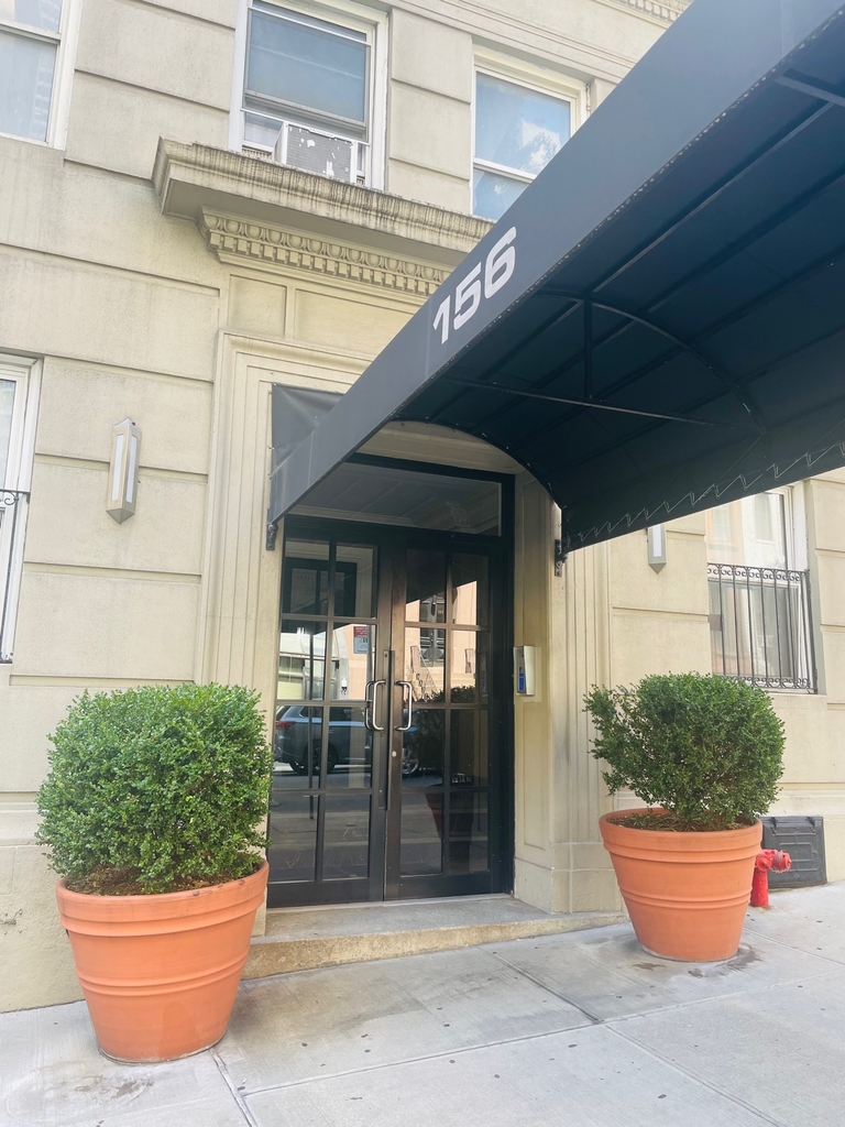 156 East 37th Street - Photo 10