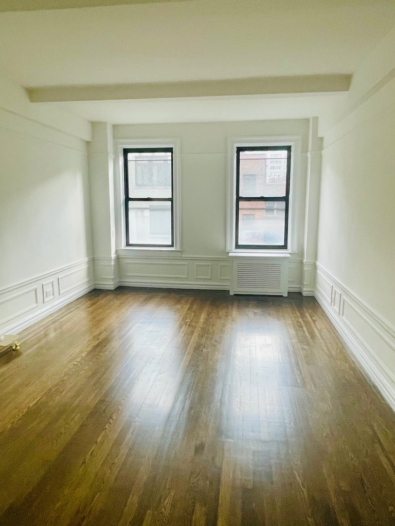 156 East 37th Street - Photo 0