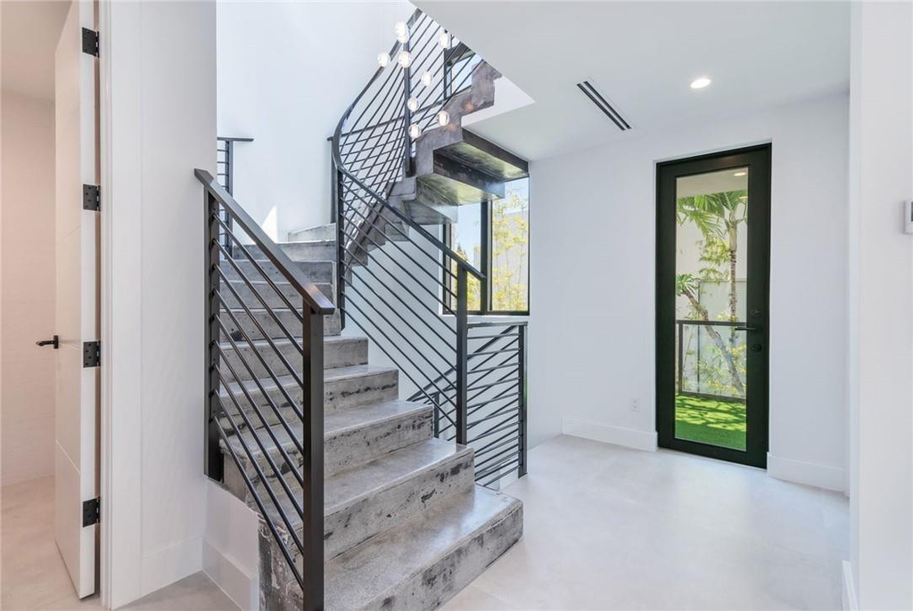 1310 Se 2nd Street - Photo 28