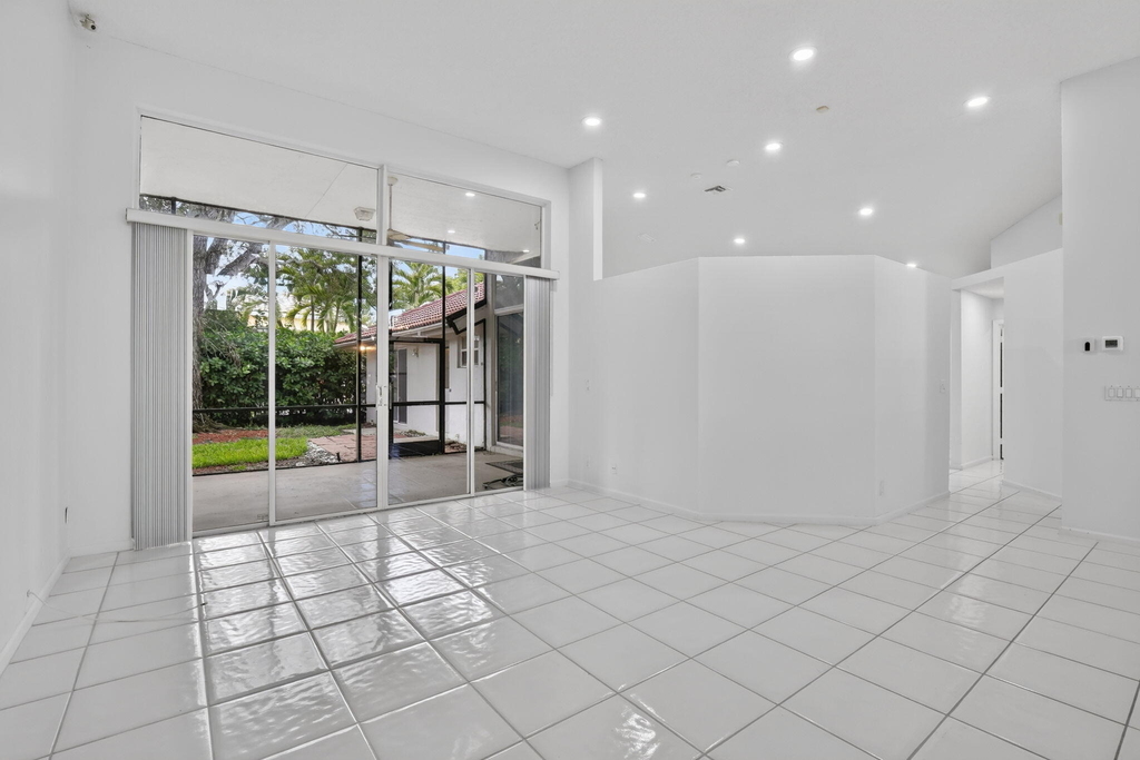 924 Spoonbill Circle - Photo 4