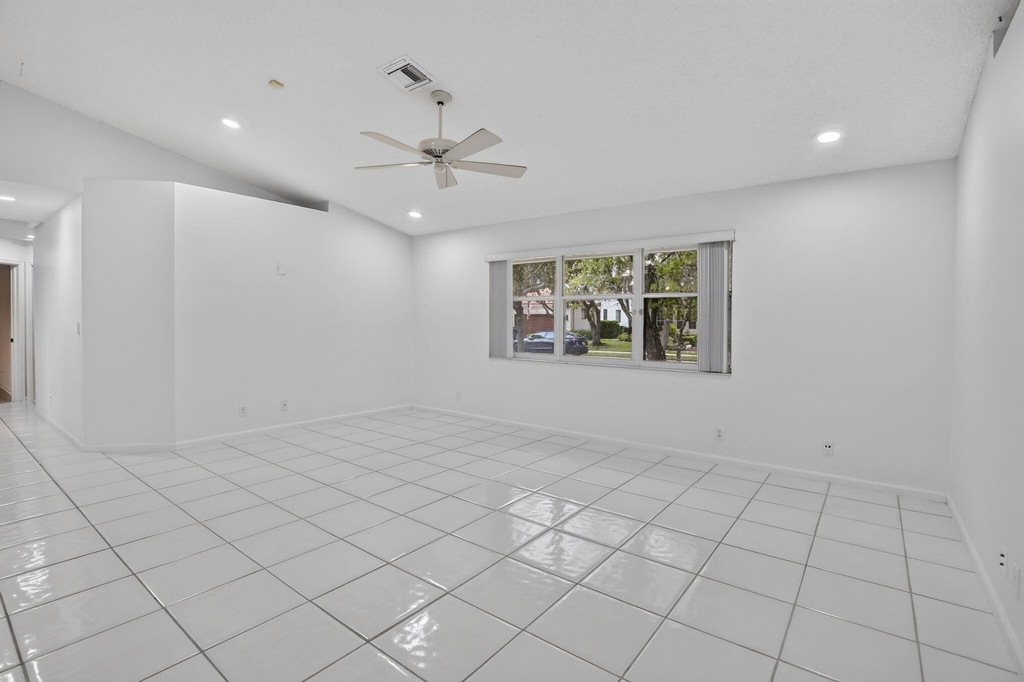 924 Spoonbill Circle - Photo 10