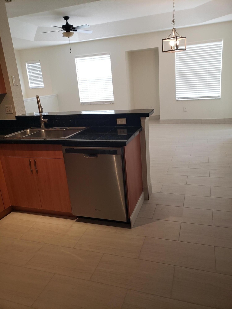 1101 Belmont Place - Photo 8