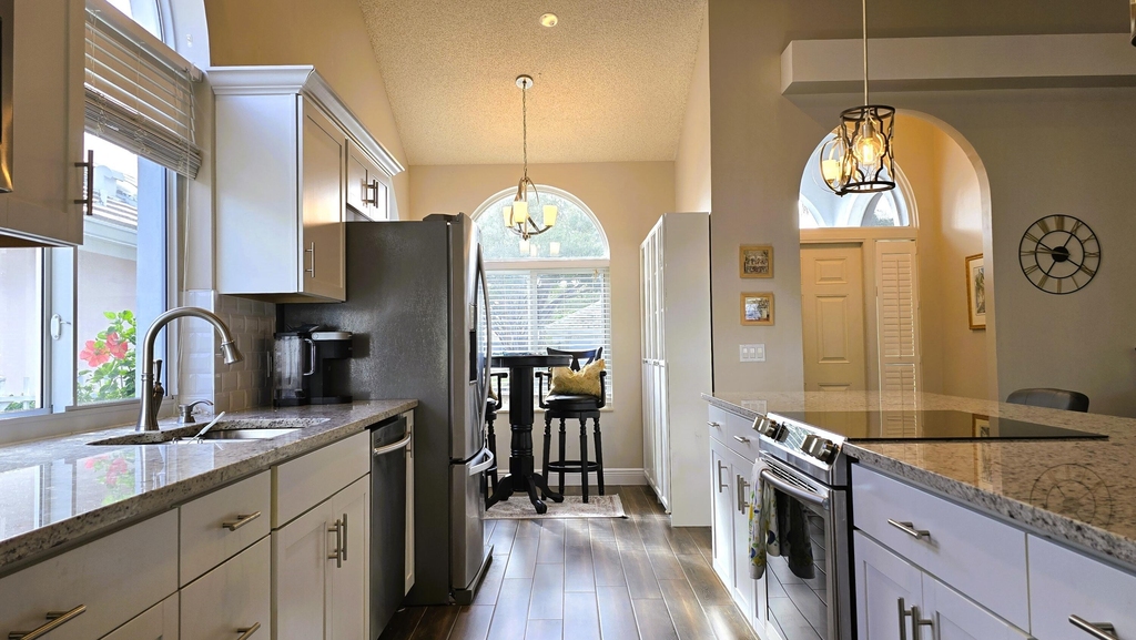 2295 Saratoga Lane - Photo 9