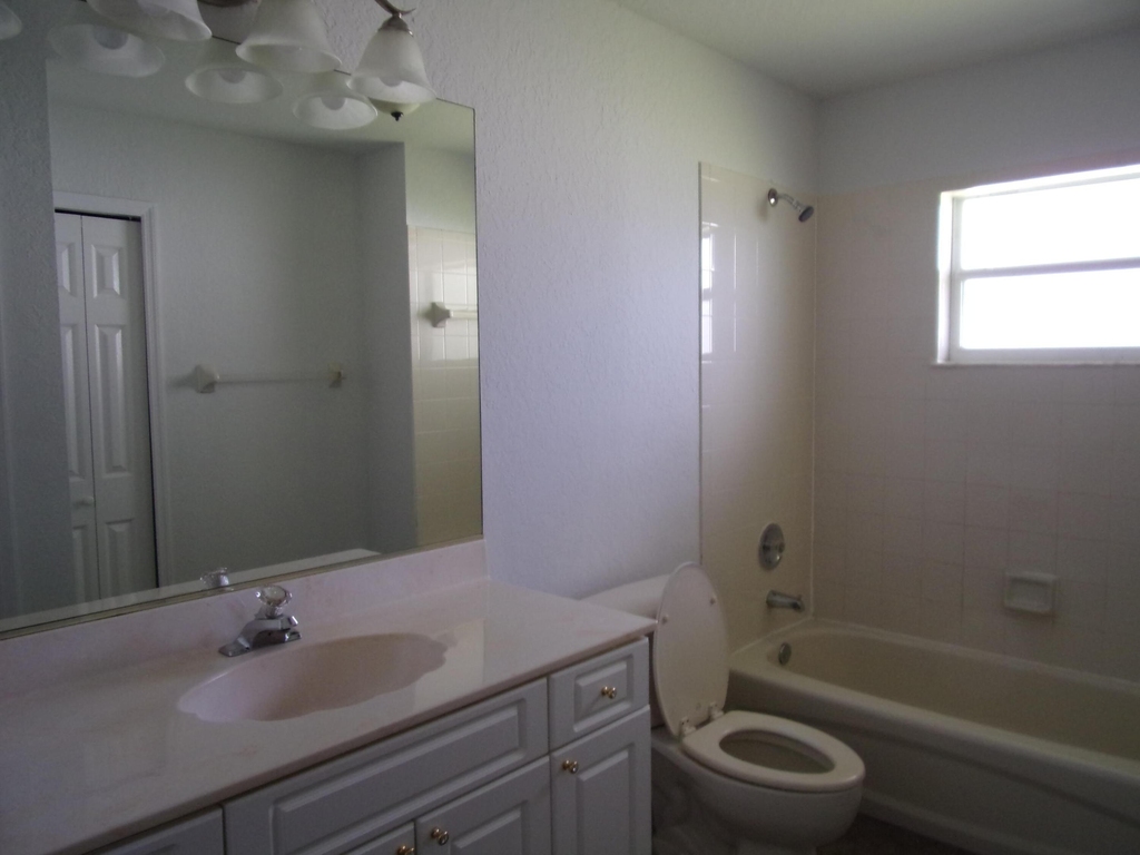 1225 Sw Milan Lane - Photo 11