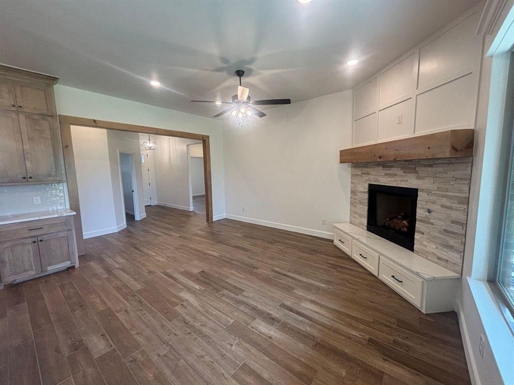 1900 Inglenook Drive - Photo 2