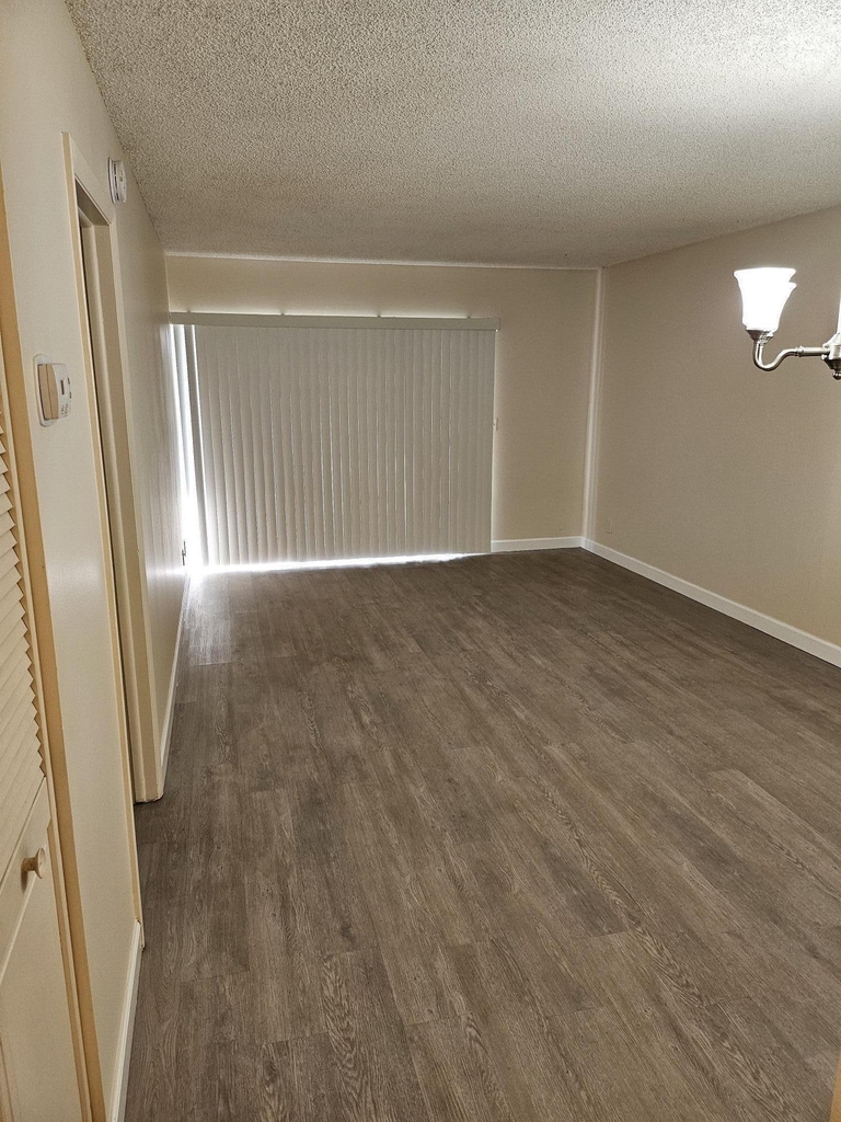 2900 Nw 46th Avenue - Photo 2