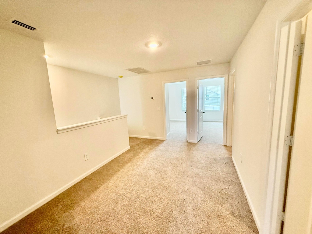 655 Salisbury Circle - Photo 6