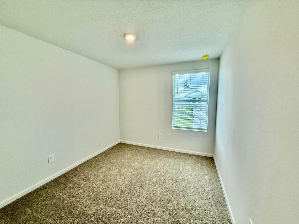 655 Salisbury Circle - Photo 12