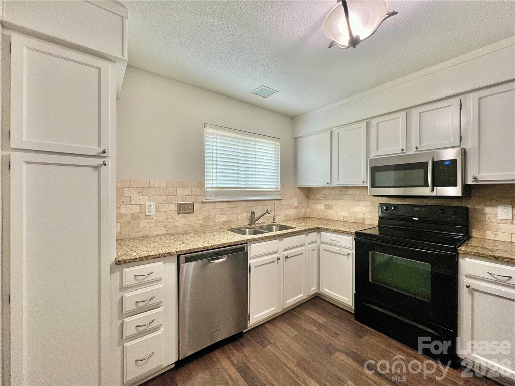 2901 Heathstead Place - Photo 5