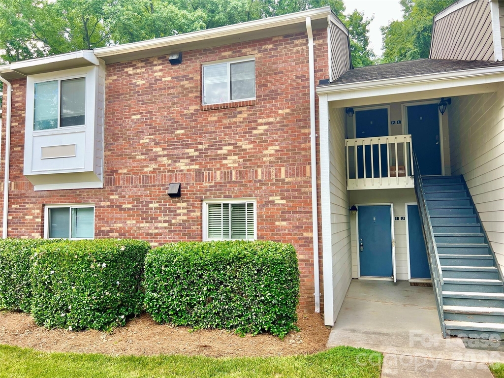 2901 Heathstead Place - Photo 0