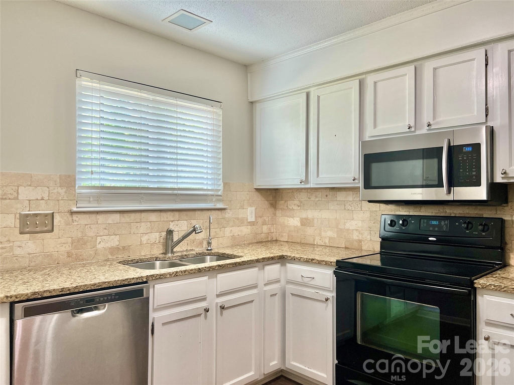 2901 Heathstead Place - Photo 6