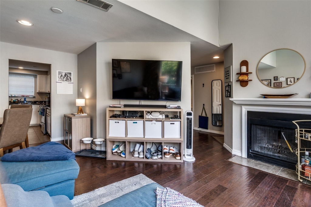 3100 Cole Avenue - Photo 3