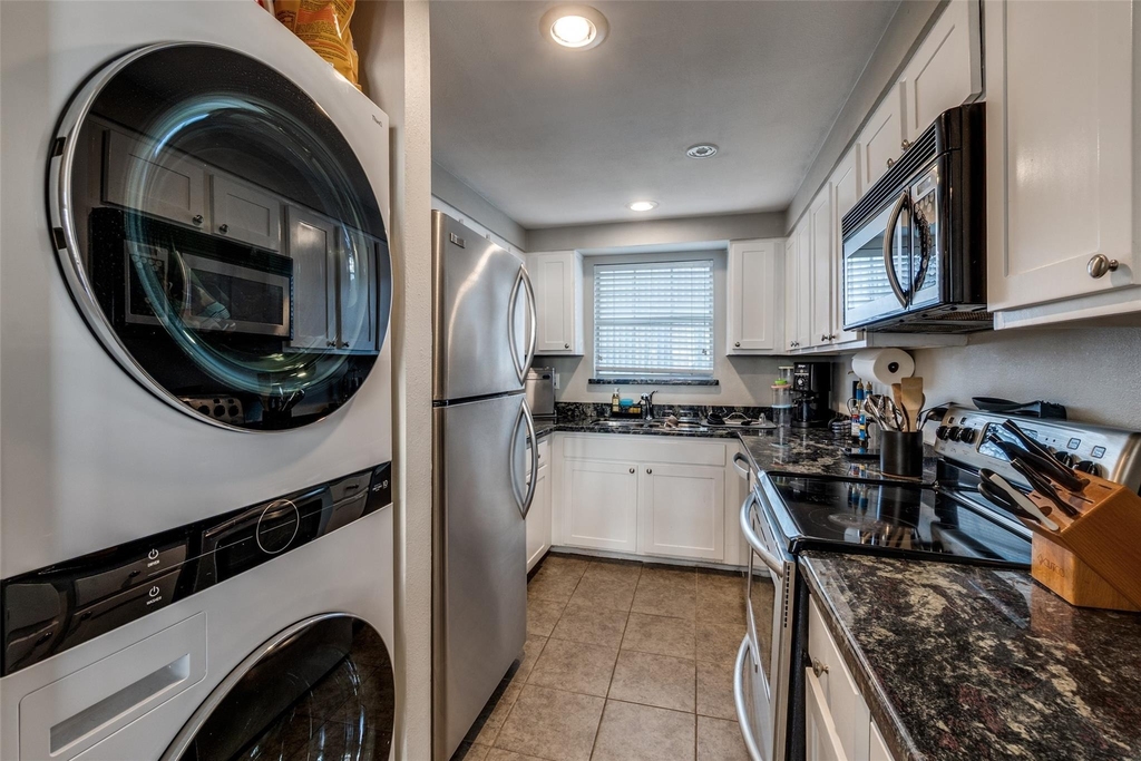 3100 Cole Avenue - Photo 7