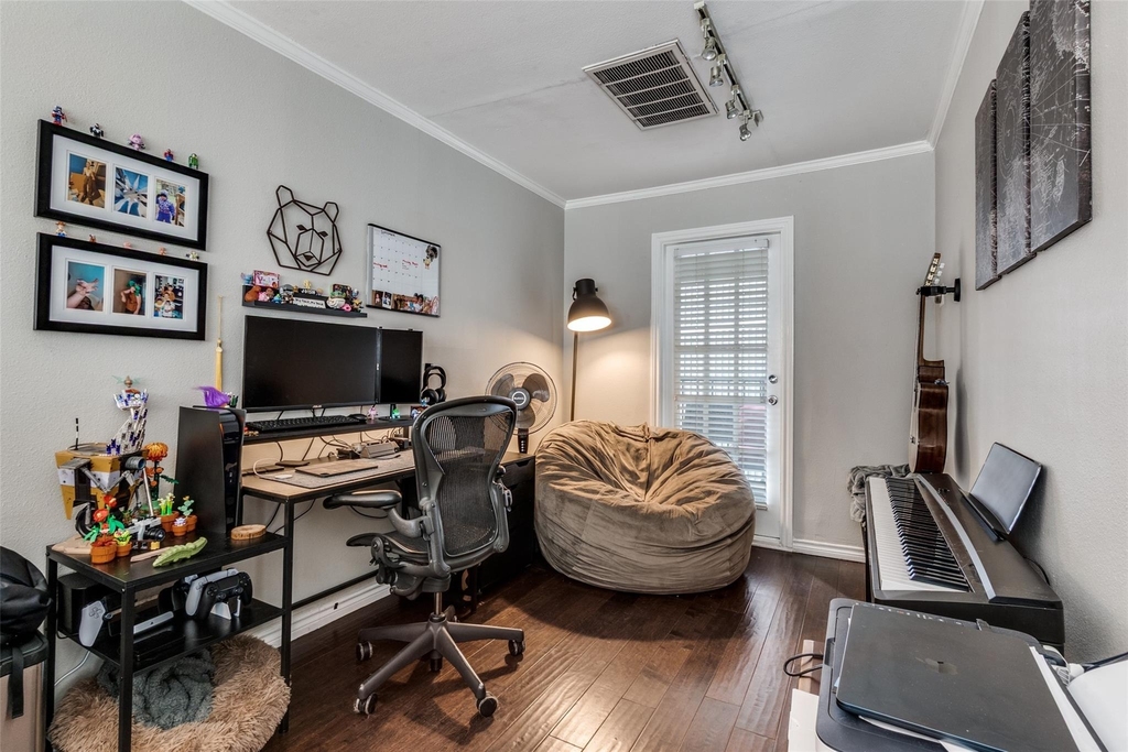 3100 Cole Avenue - Photo 21