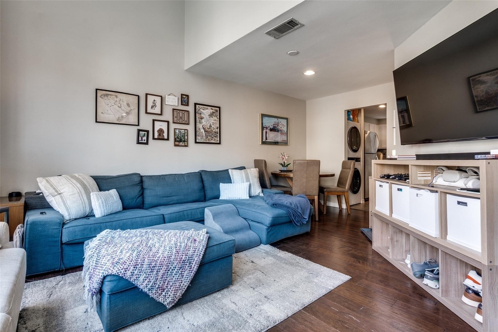 3100 Cole Avenue - Photo 2