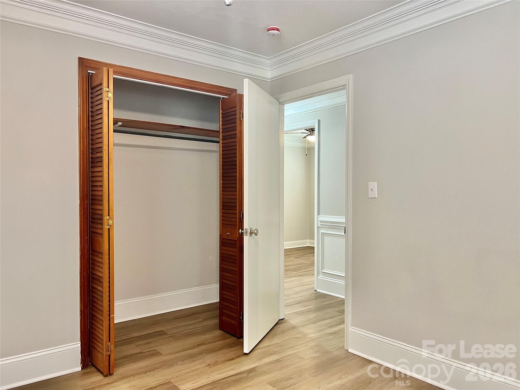 323 Frank Drive - Photo 17
