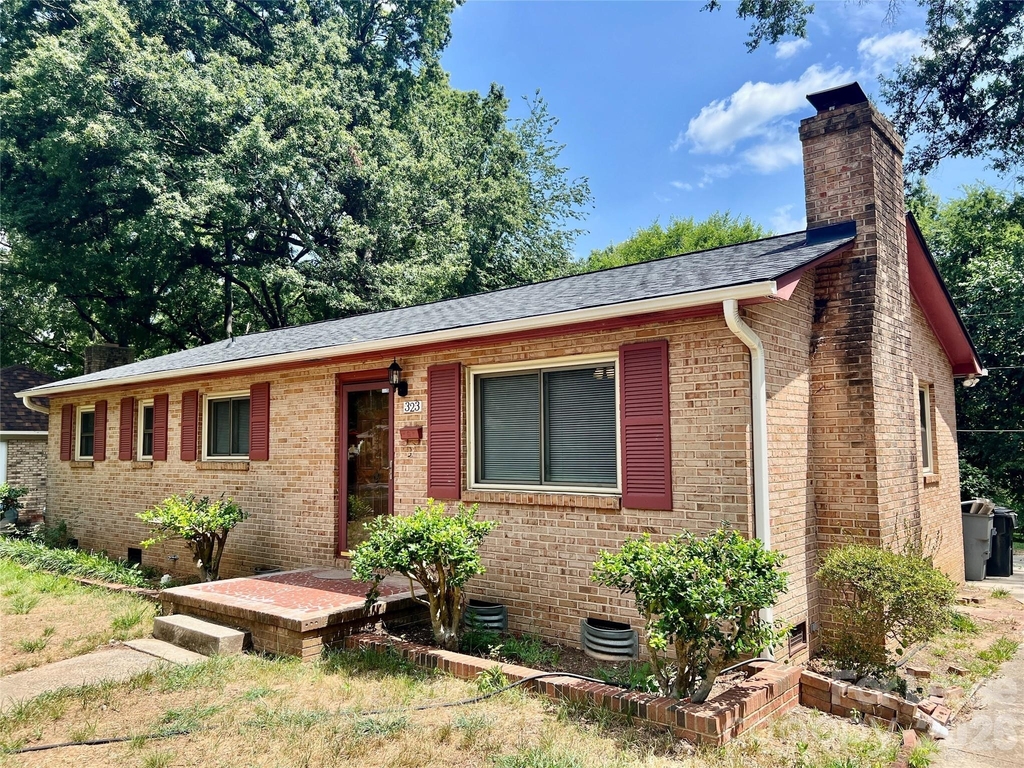323 Frank Drive - Photo 1