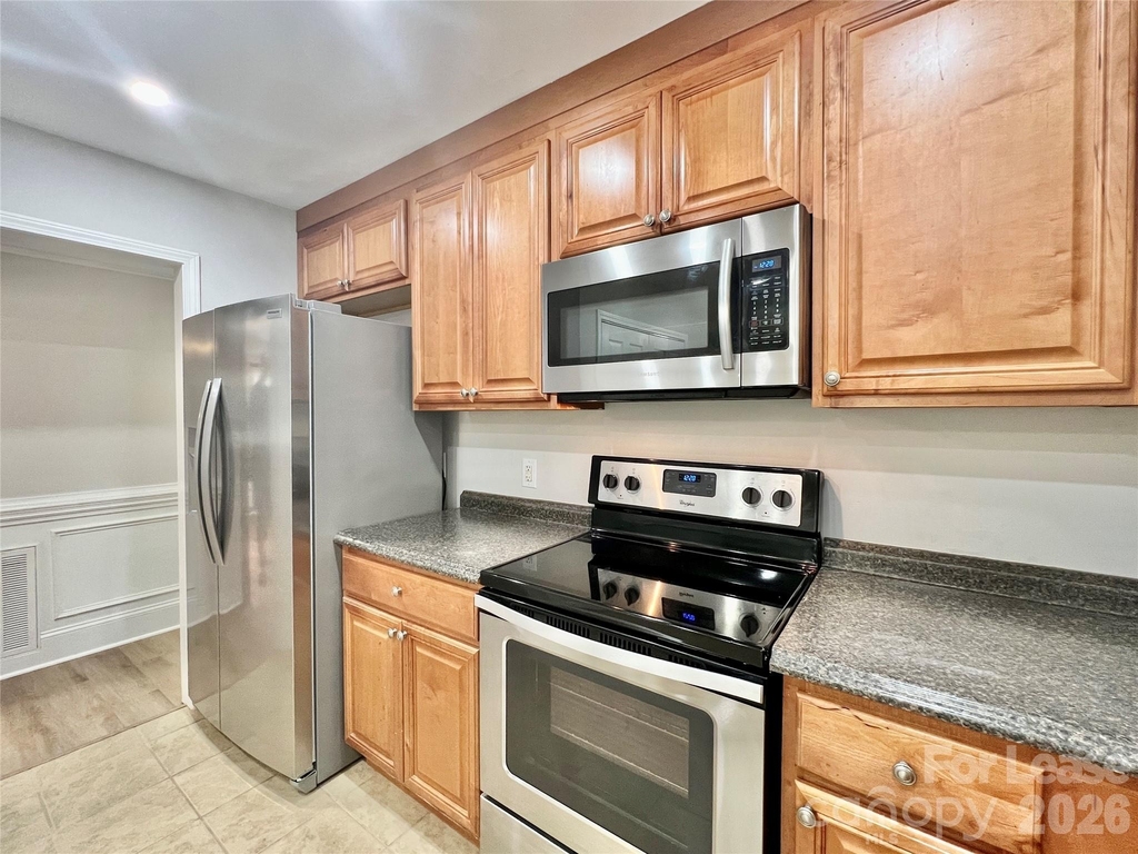323 Frank Drive - Photo 5