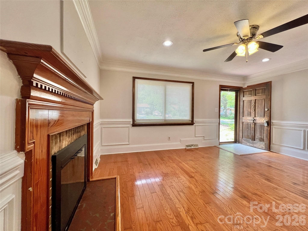 323 Frank Drive - Photo 9