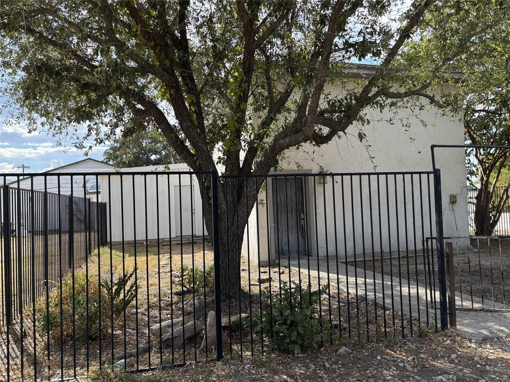 1340 E State Highway 276 - Photo 0