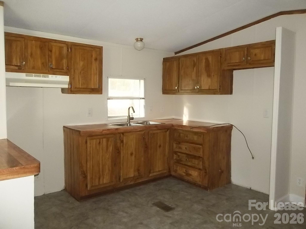 150 Thornwood Lane - Photo 1