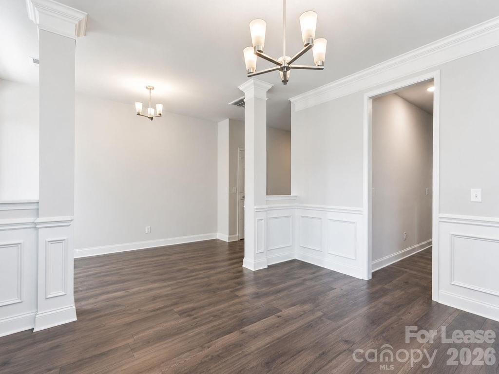 11732 Glenwood Drive - Photo 2