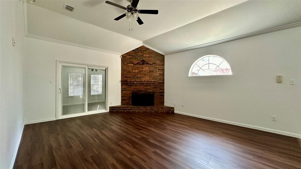 808 Pinnacle Circle - Photo 4