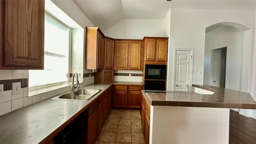 808 Pinnacle Circle - Photo 6
