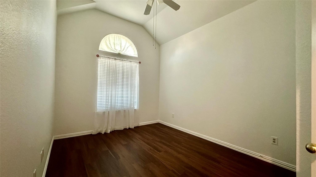 808 Pinnacle Circle - Photo 12