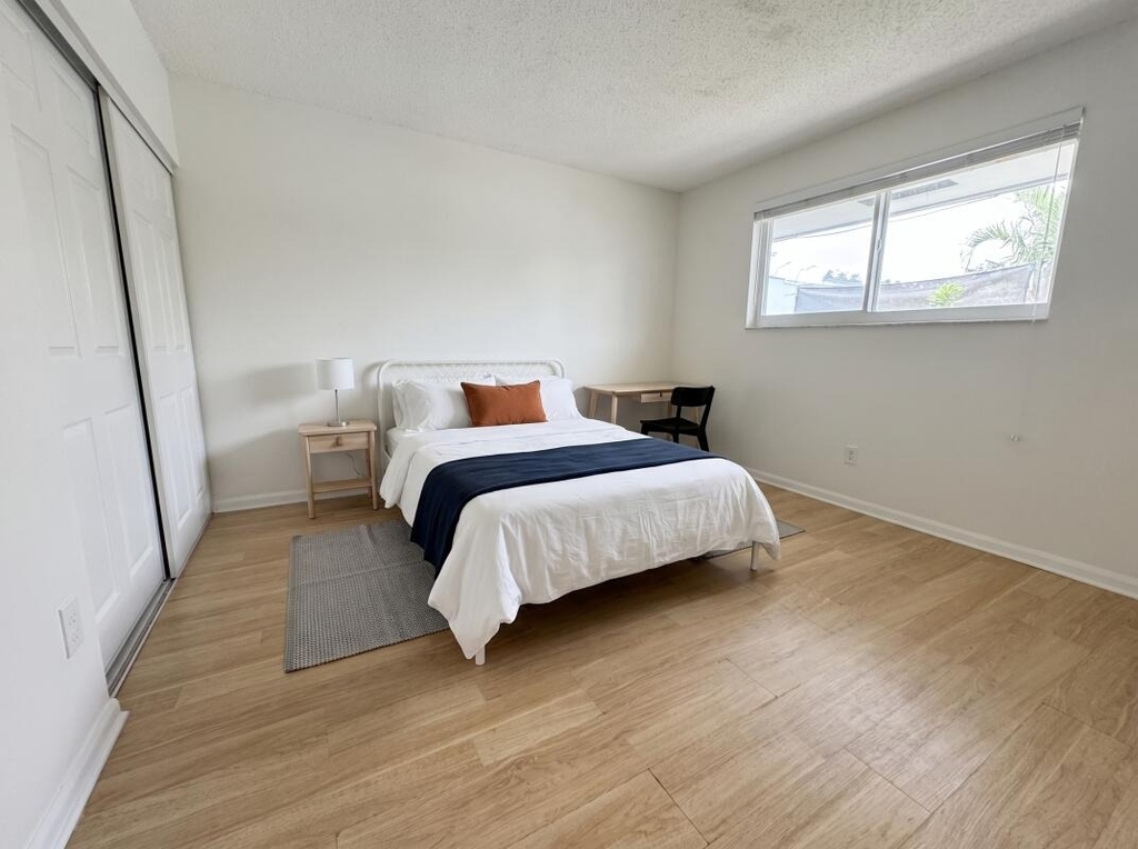 2319 Wilson Street - Photo 11