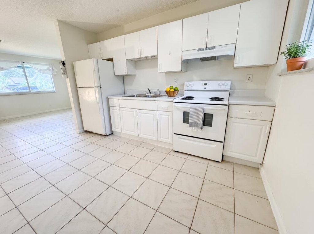 2319 Wilson Street - Photo 10
