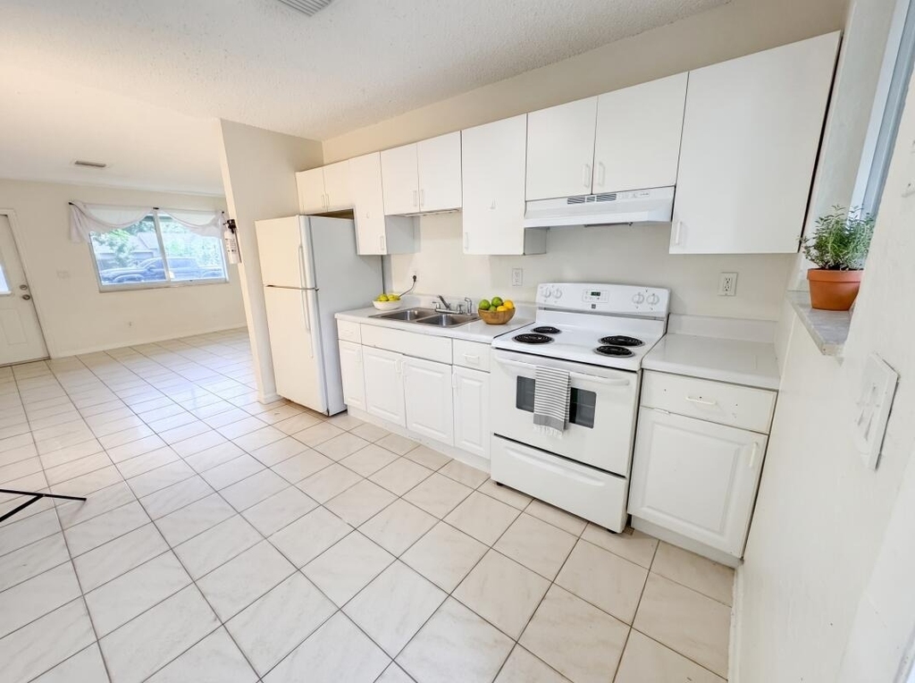 2319 Wilson Street - Photo 8