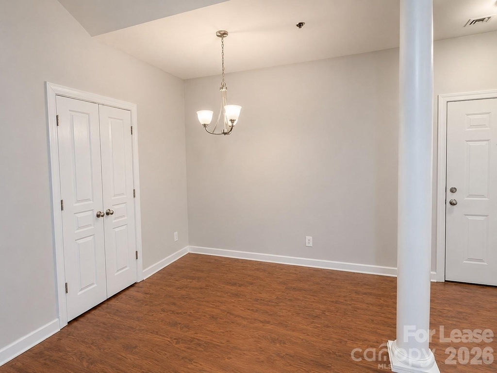 18710 Oakhurst Boulevard - Photo 8