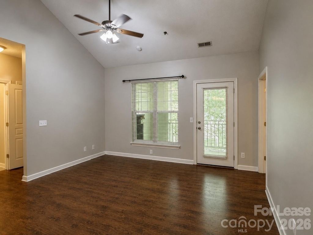 18710 Oakhurst Boulevard - Photo 6