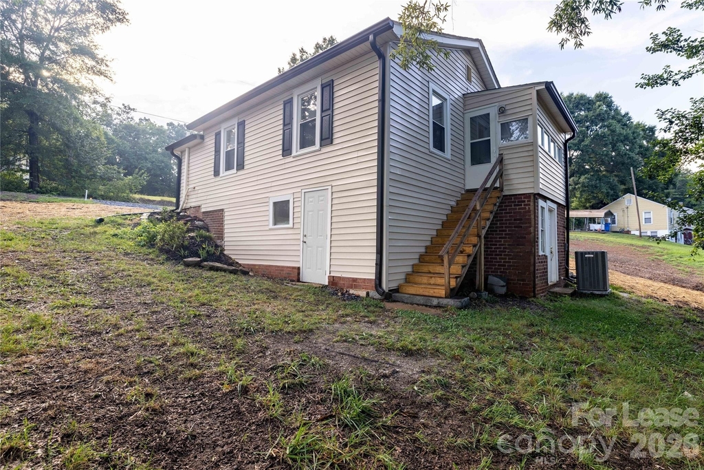 1488 Hilltop Street - Photo 4
