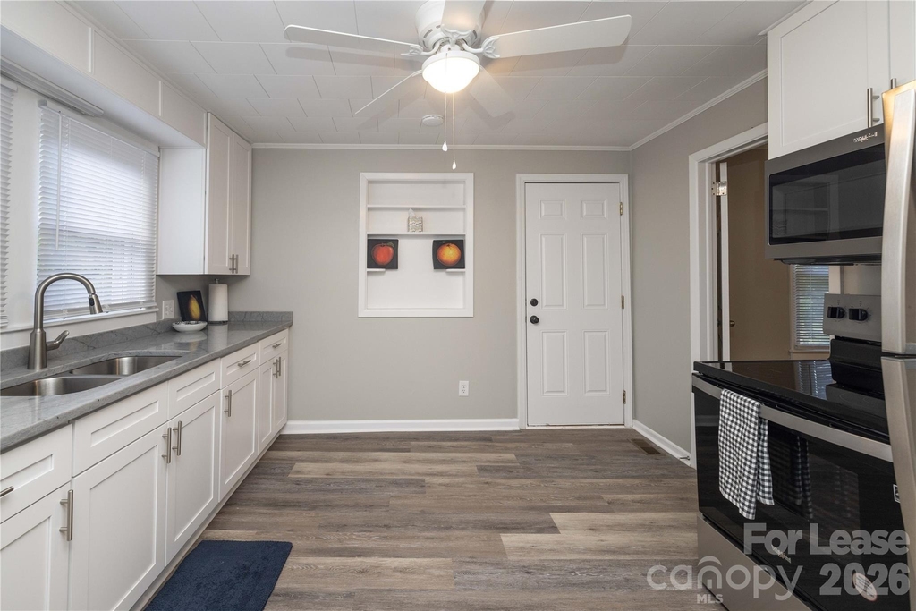 1488 Hilltop Street - Photo 12