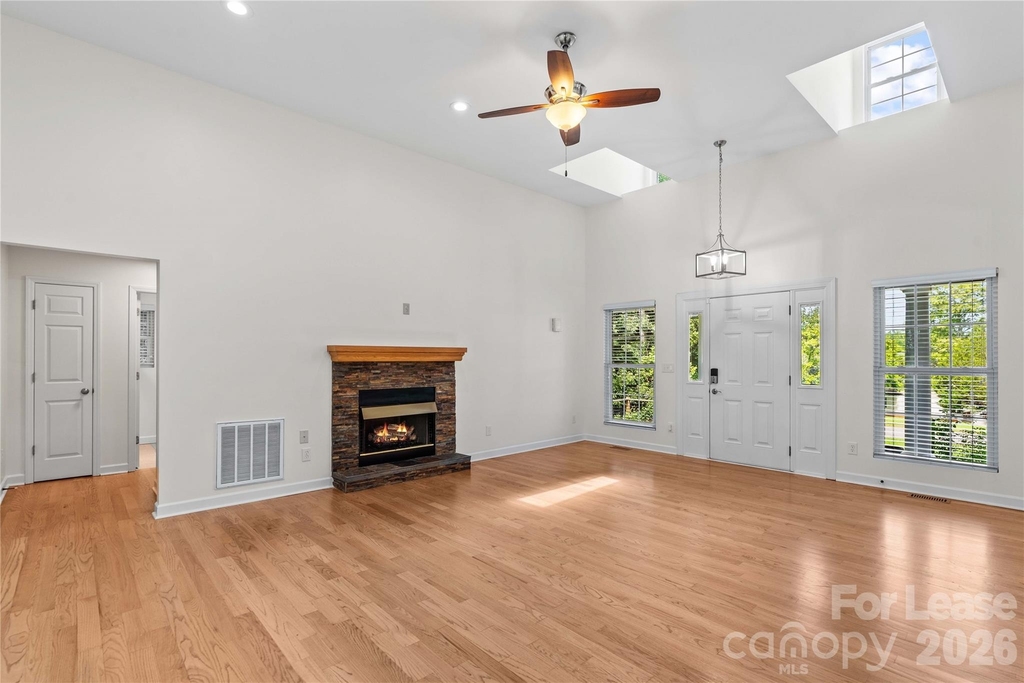 5020 Fox Hollow Drive - Photo 3