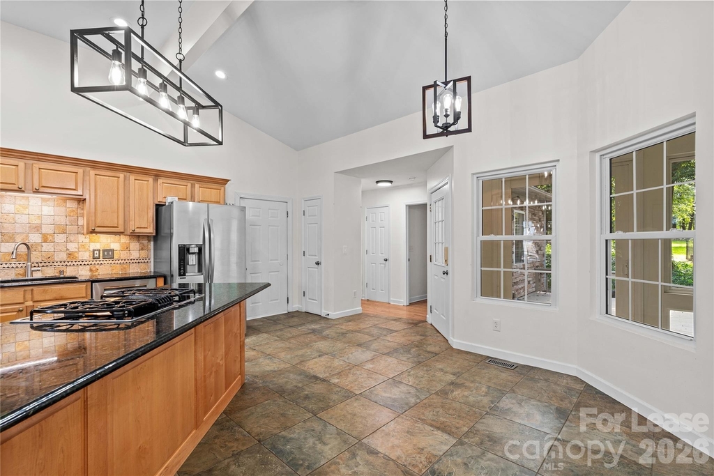 5020 Fox Hollow Drive - Photo 5