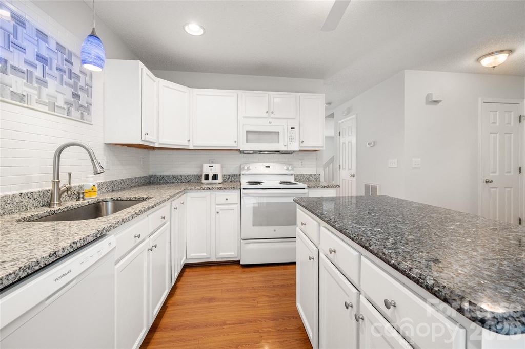 1841 Birch Heights Court - Photo 14