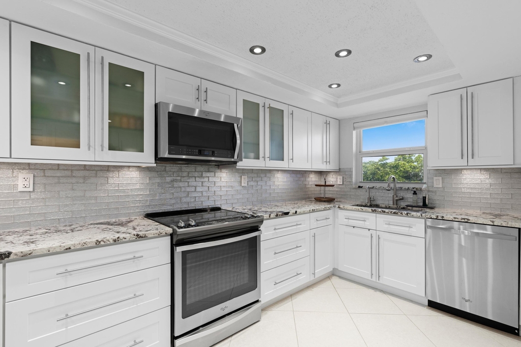 1001 E Camino Real - Photo 6