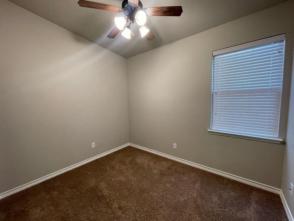 910 Glenn Crossett Street - Photo 7
